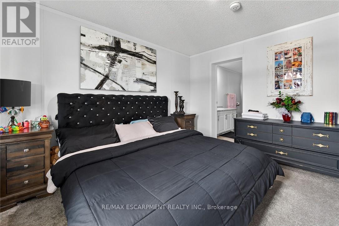 29 HICKORY HOLLOW - 23