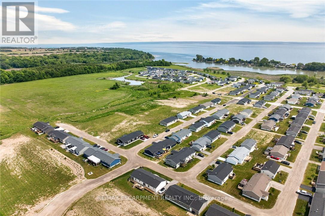 29 HICKORY HOLLOW - 43