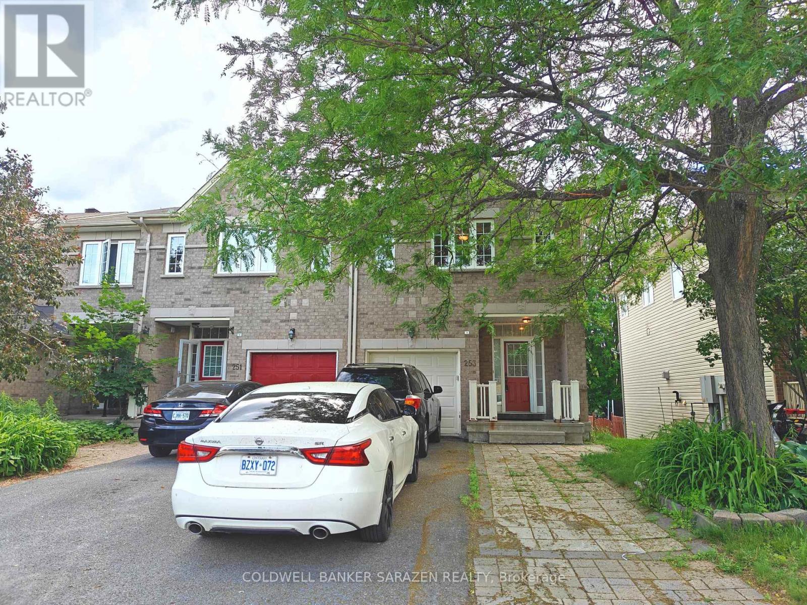 253 SADDLESMITH CIRCLE - 1