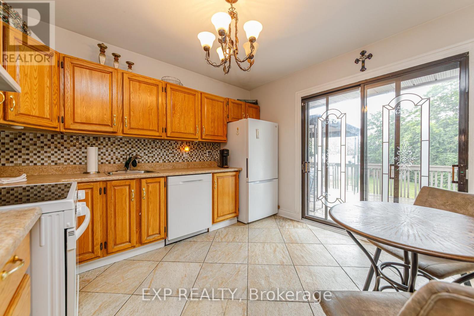 2 Bed, 1 Bath House for Sale in Ottawa – 1357 THAMES STREET, Ottawa – MLS# X13440234 - Image 14