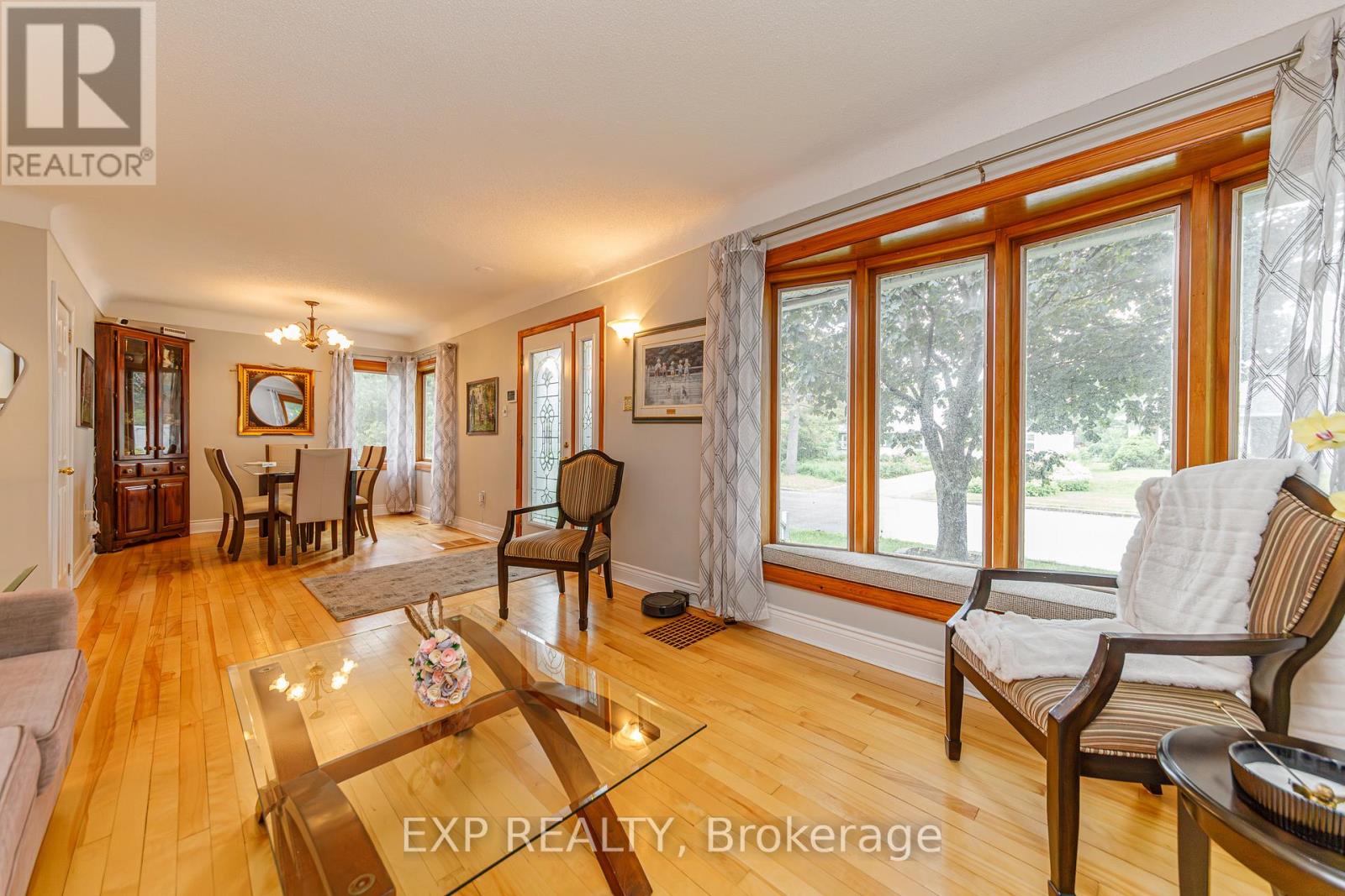 2 Bed, 1 Bath House for Sale in Ottawa – 1357 THAMES STREET, Ottawa – MLS# X13440234 - Image 6