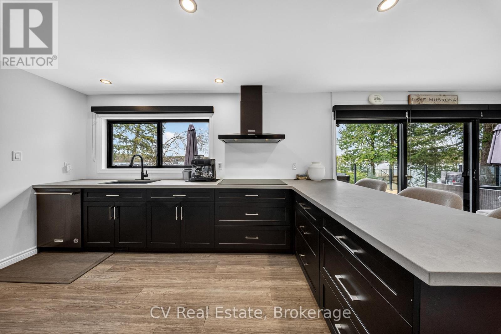 #1 1018 GEORGINA WAY - 18