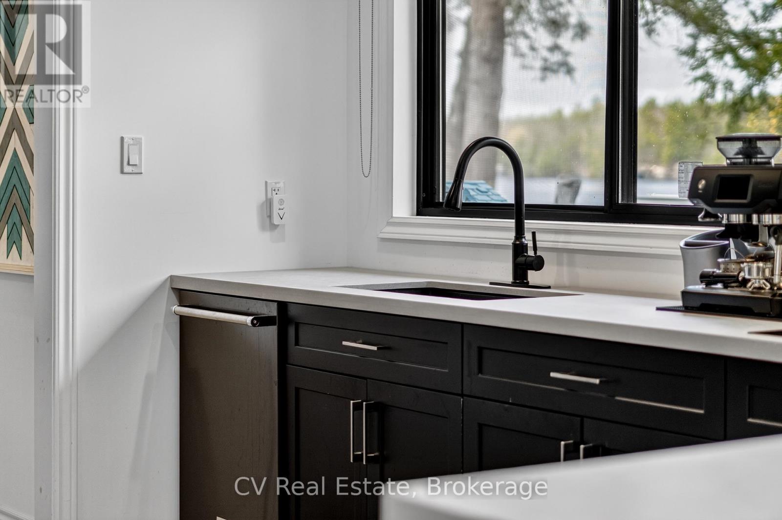 #1 1018 GEORGINA WAY - 22