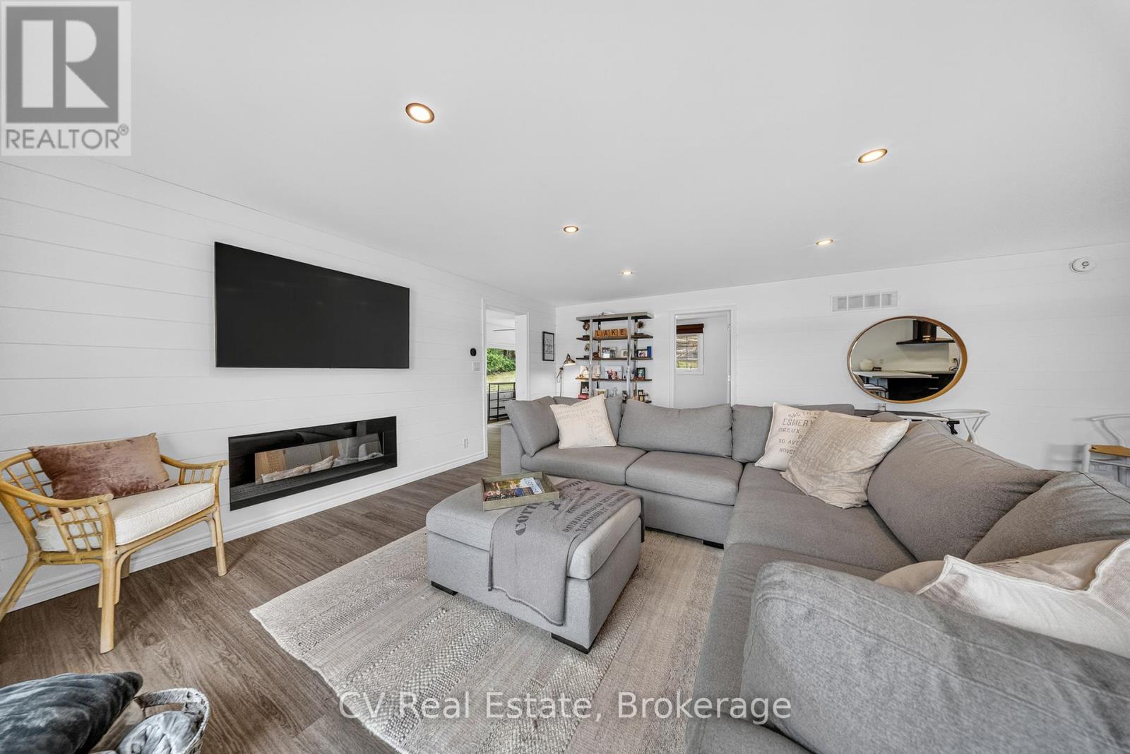 #1 1018 GEORGINA WAY - 15