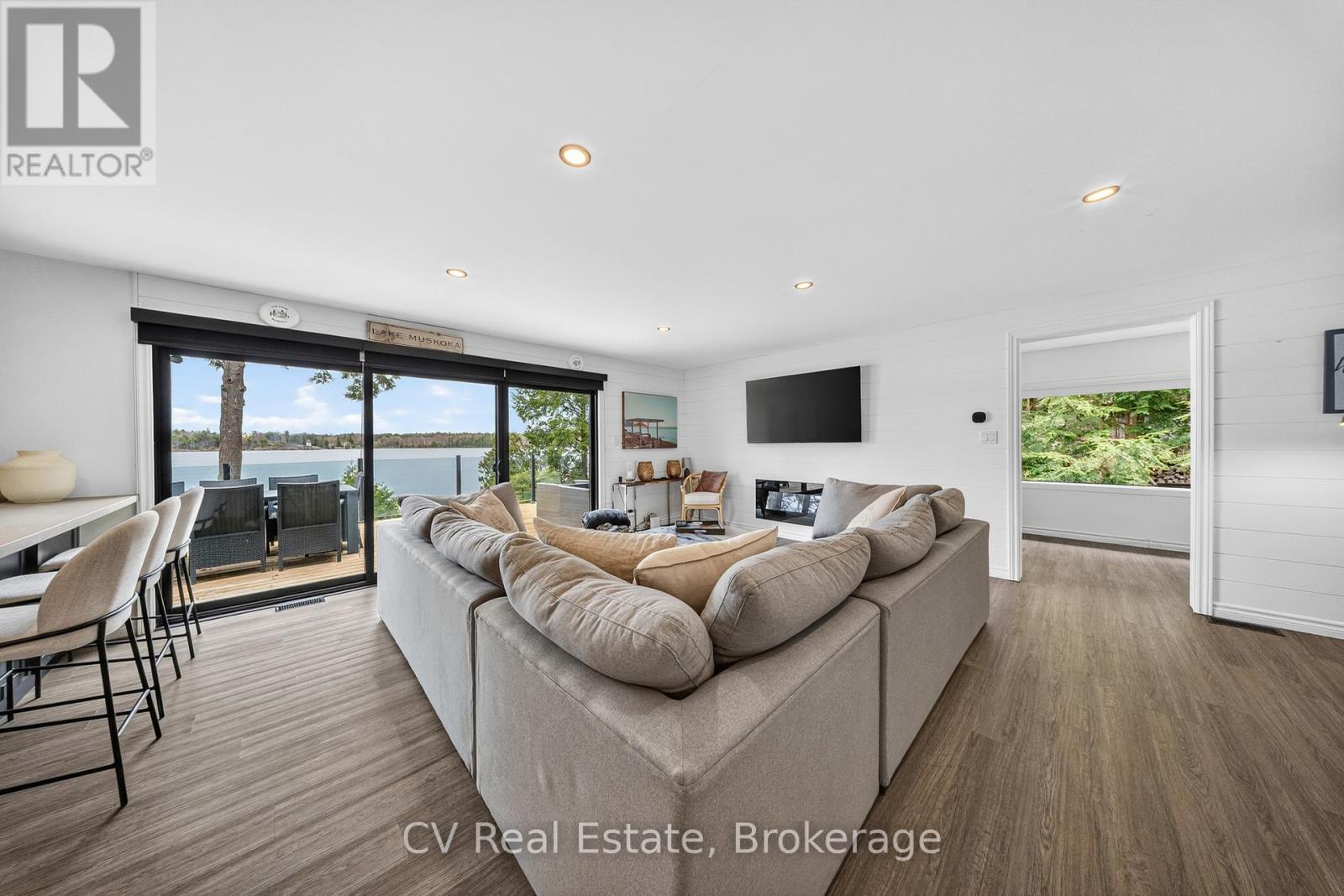#1 1018 GEORGINA WAY - 11