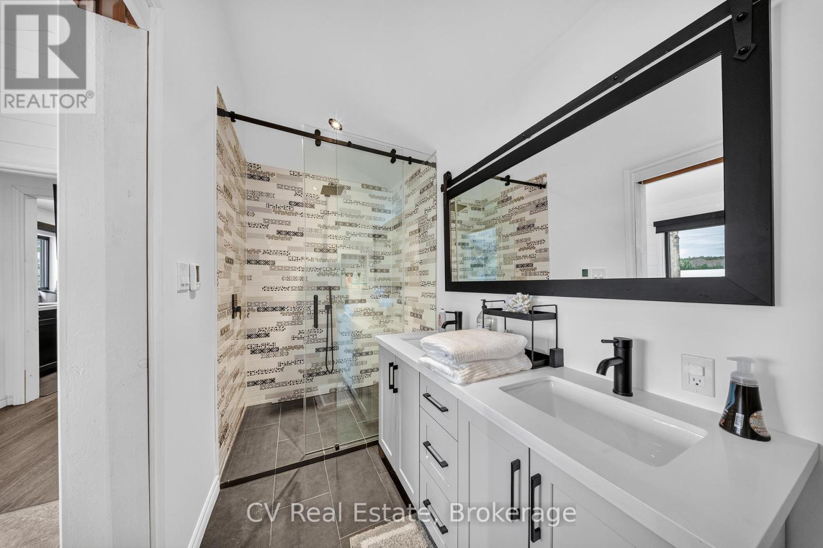 #1 1018 GEORGINA WAY - 27
