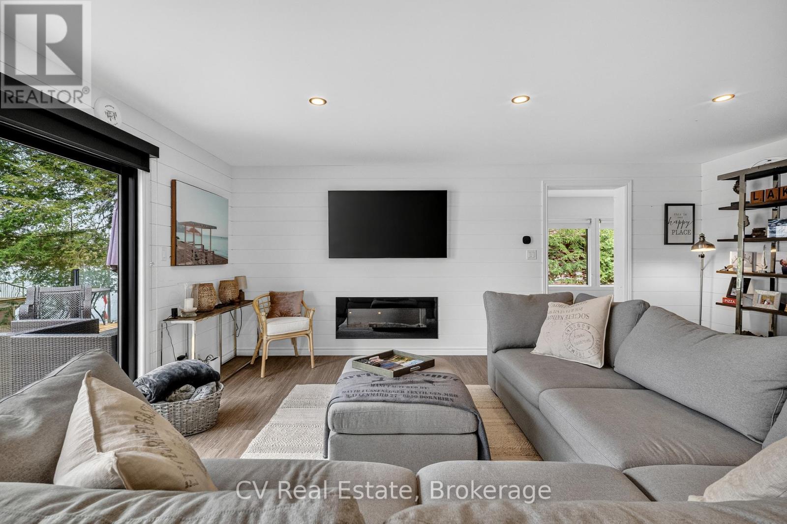 #1 1018 GEORGINA WAY - 14