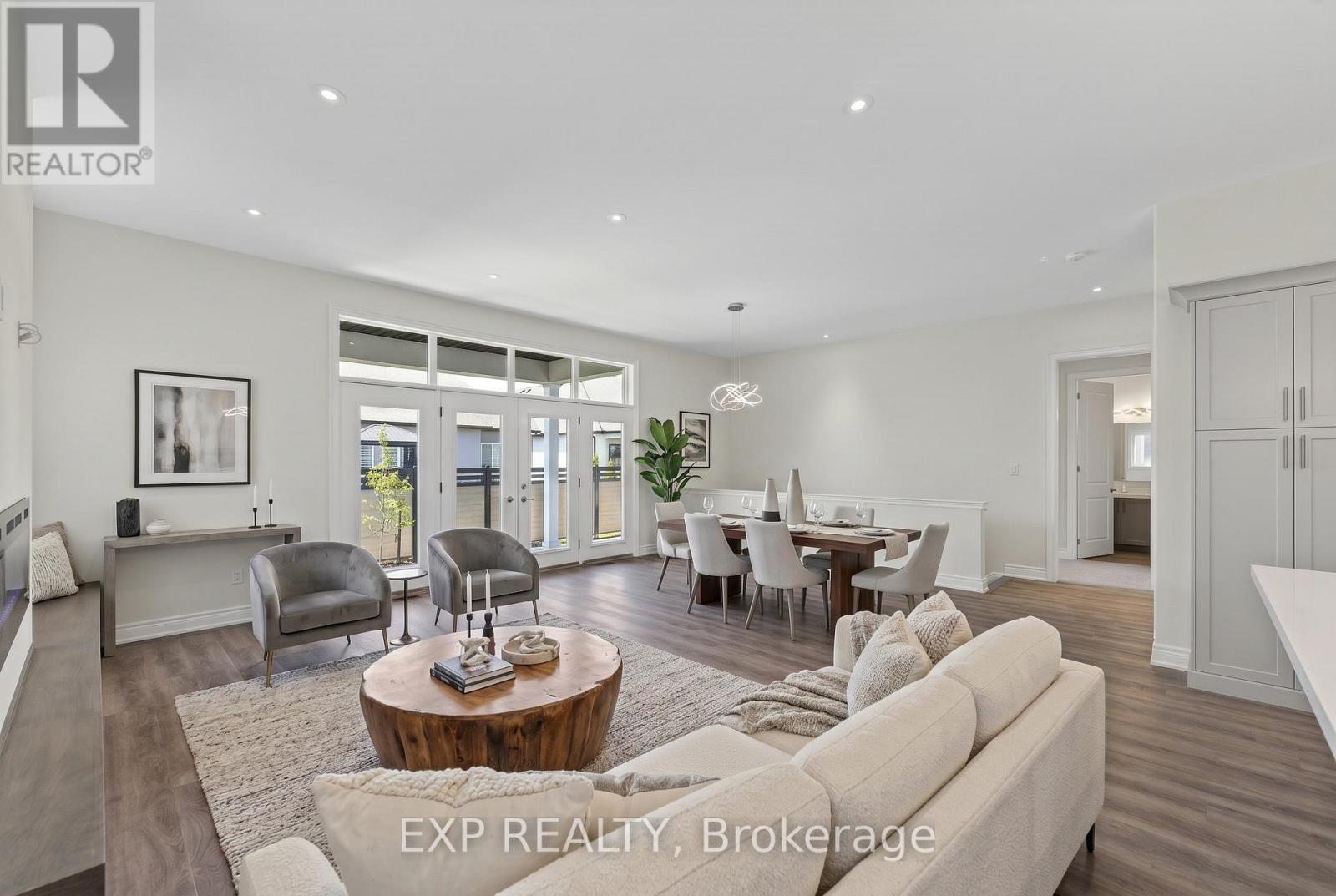 8 BUTTERNUT CRESCENT - 7