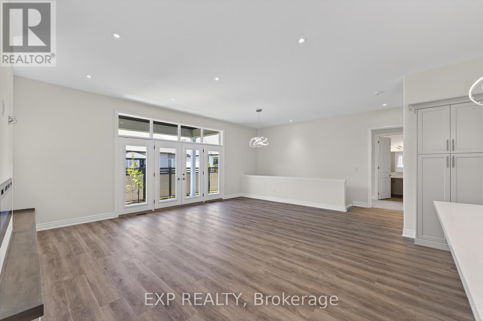 6 BUTTERNUT CRESCENT - 5