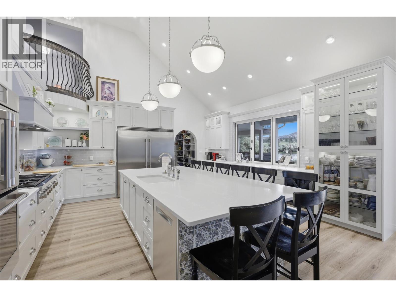 3724 Shuswap Road - 14