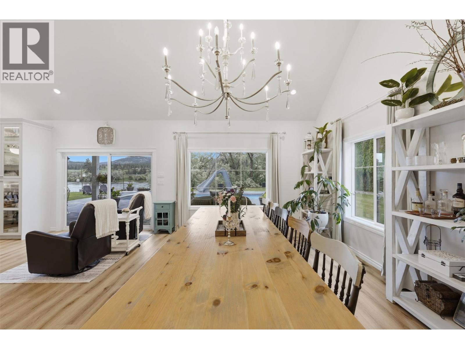 3724 Shuswap Road - 26