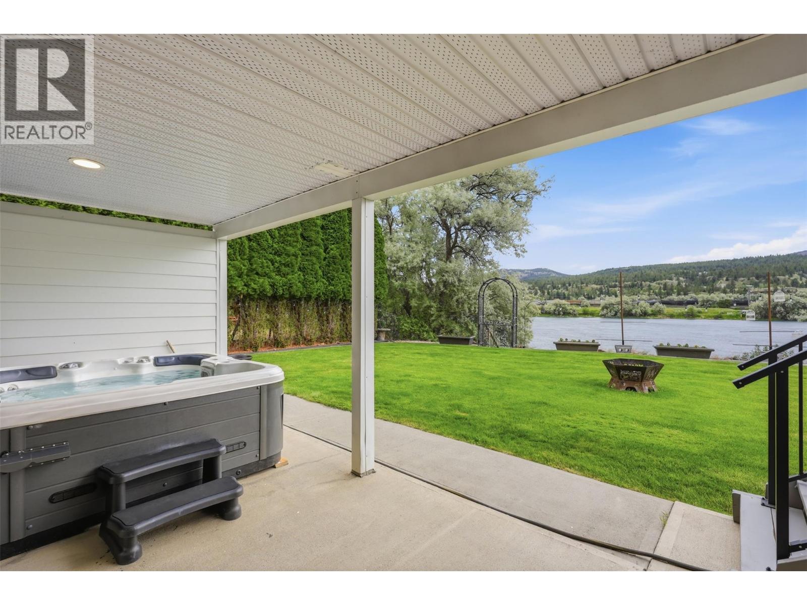 3724 Shuswap Road - 30
