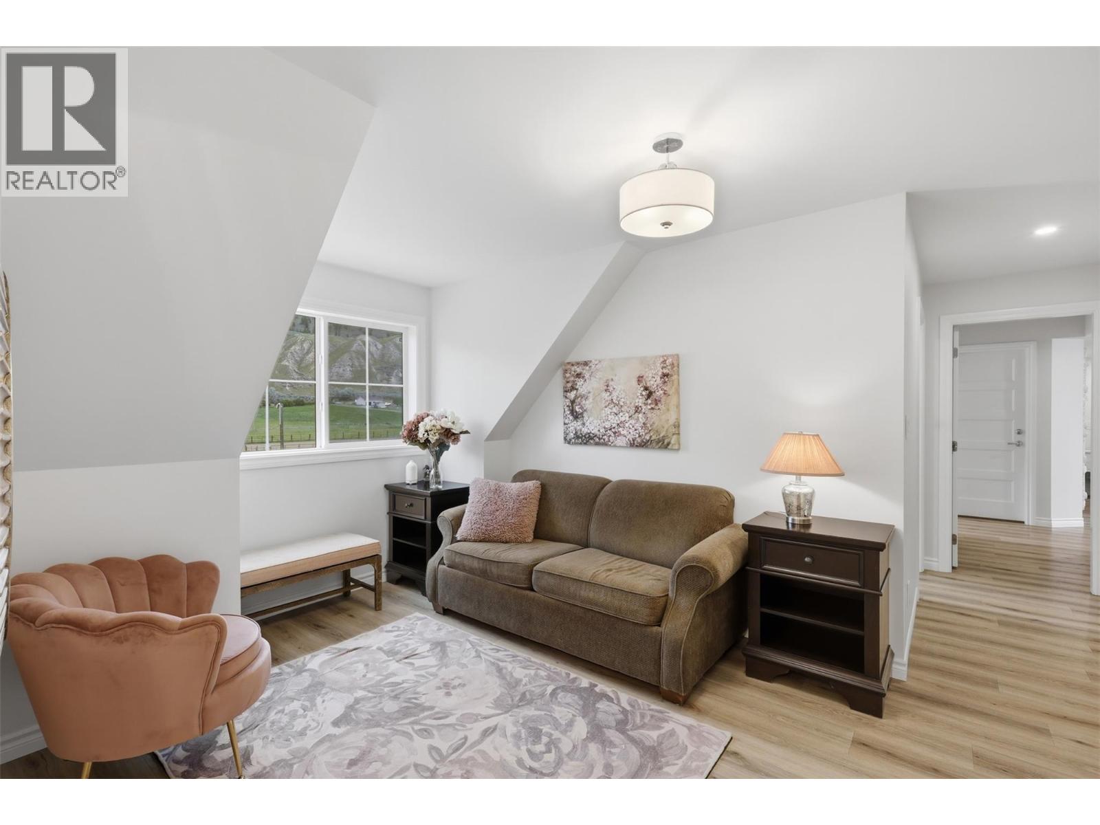 3724 Shuswap Road - 38