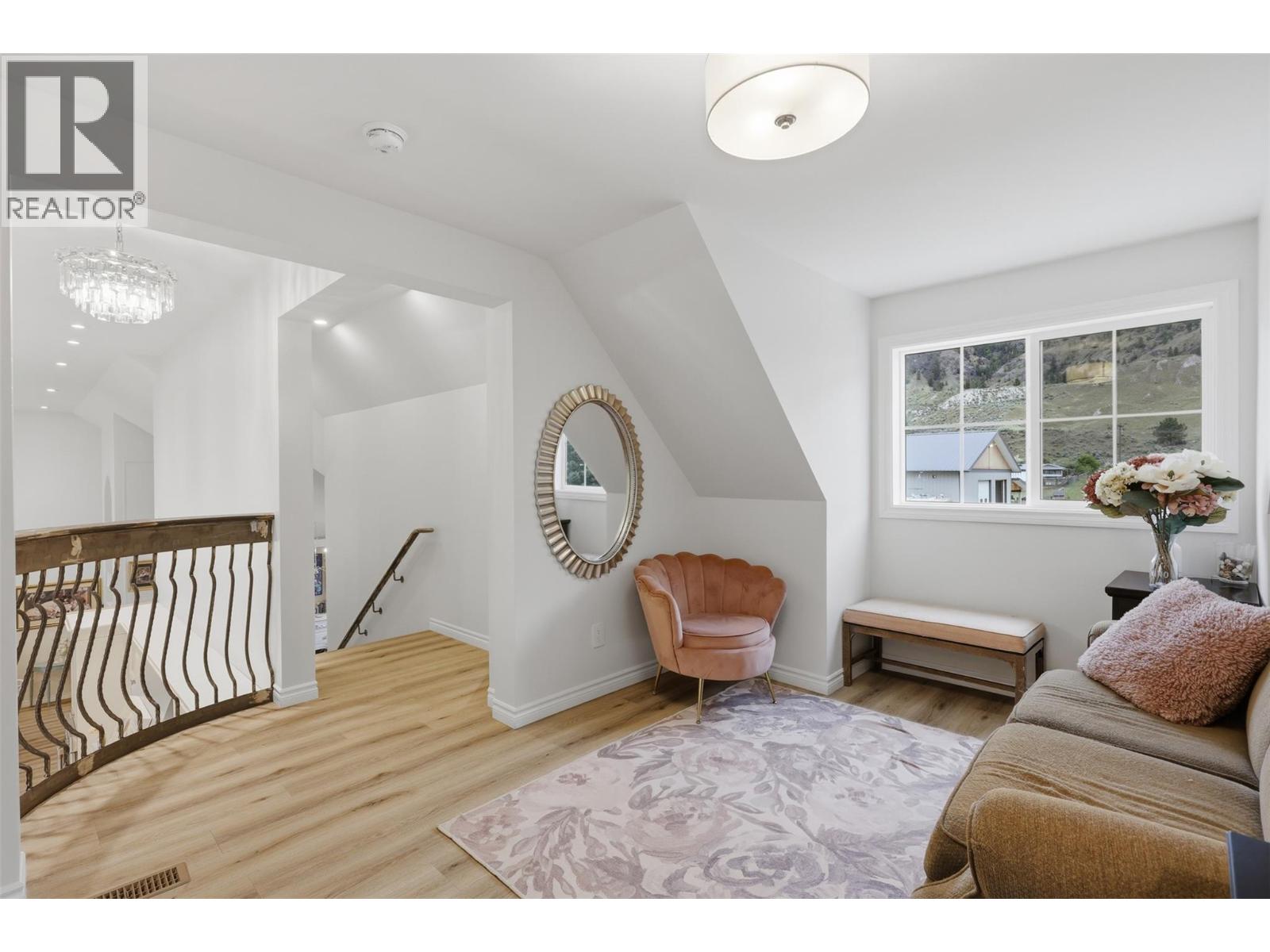 3724 Shuswap Road - 40
