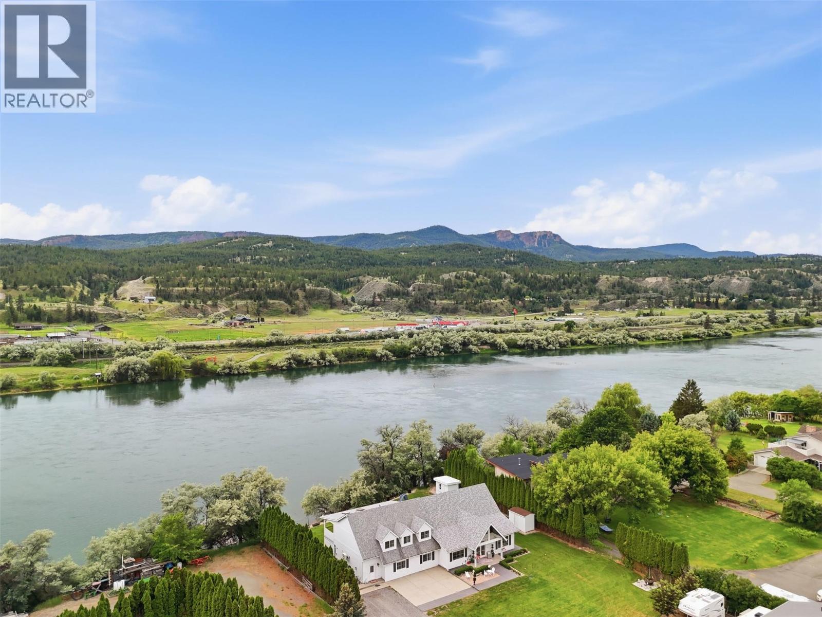 3724 Shuswap Road - 89