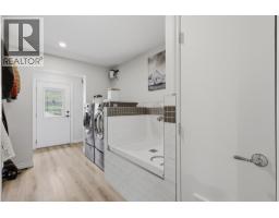 3724 Shuswap Road, Kamloops, BC V2H1S6 Photo 68