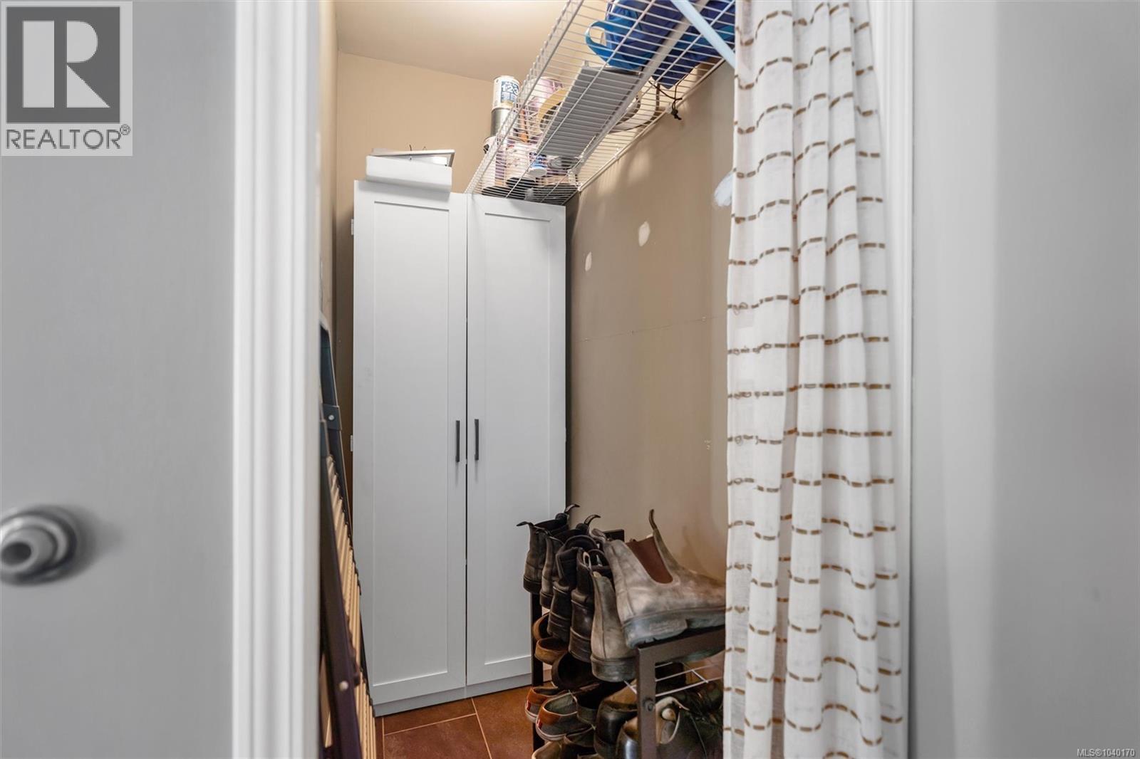 407 3160 Albina Street, Saanich