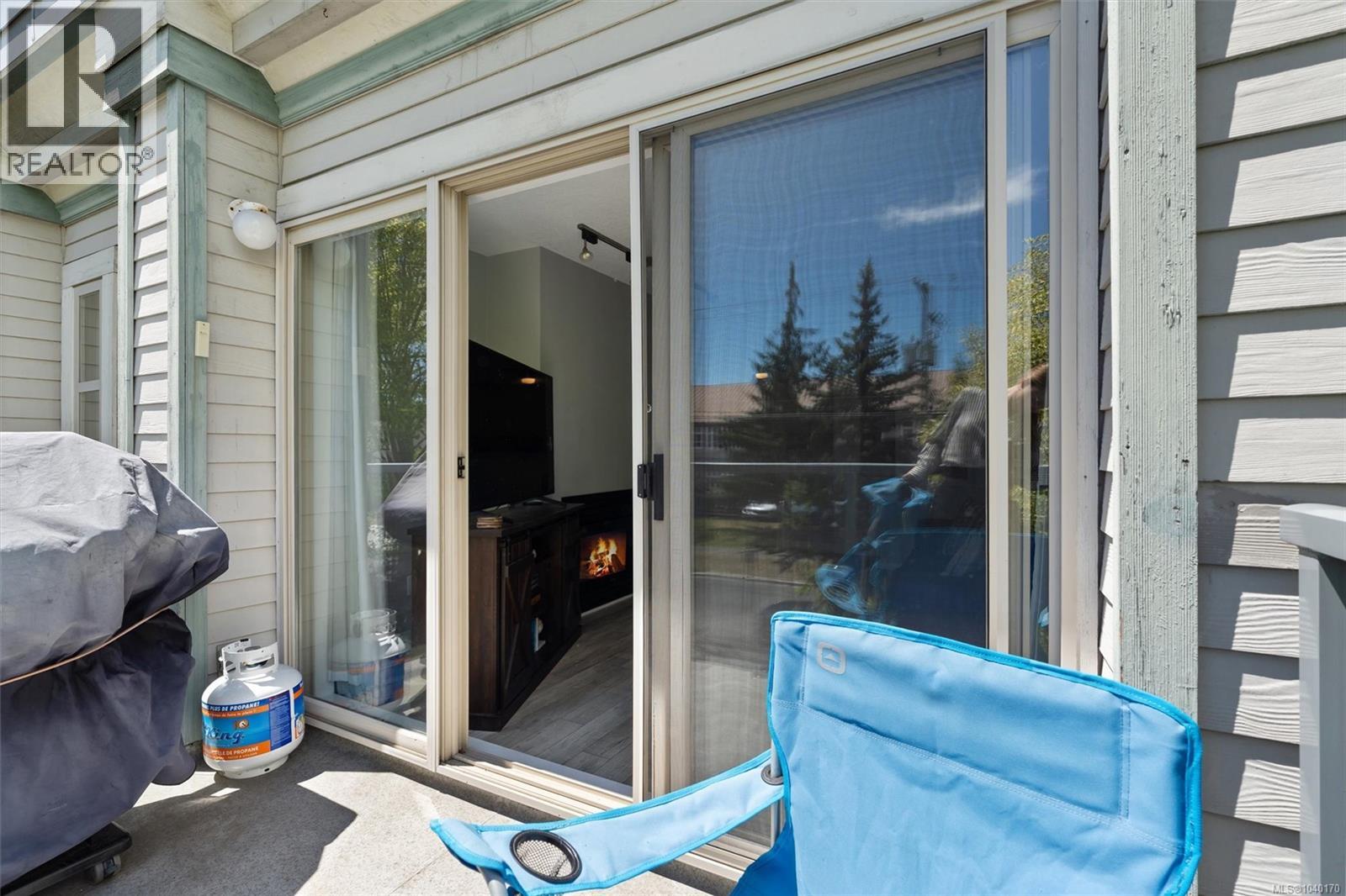 #407 3160 Albina St - 24