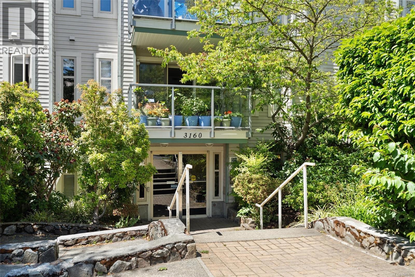 407 3160 Albina Street, Saanich