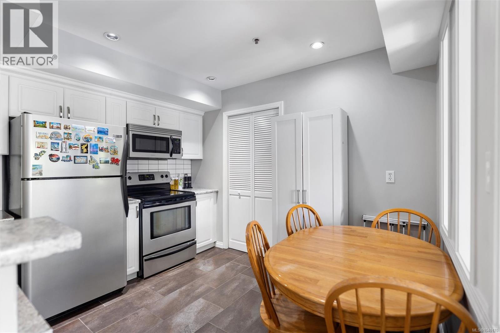 #407 3160 Albina St - 4