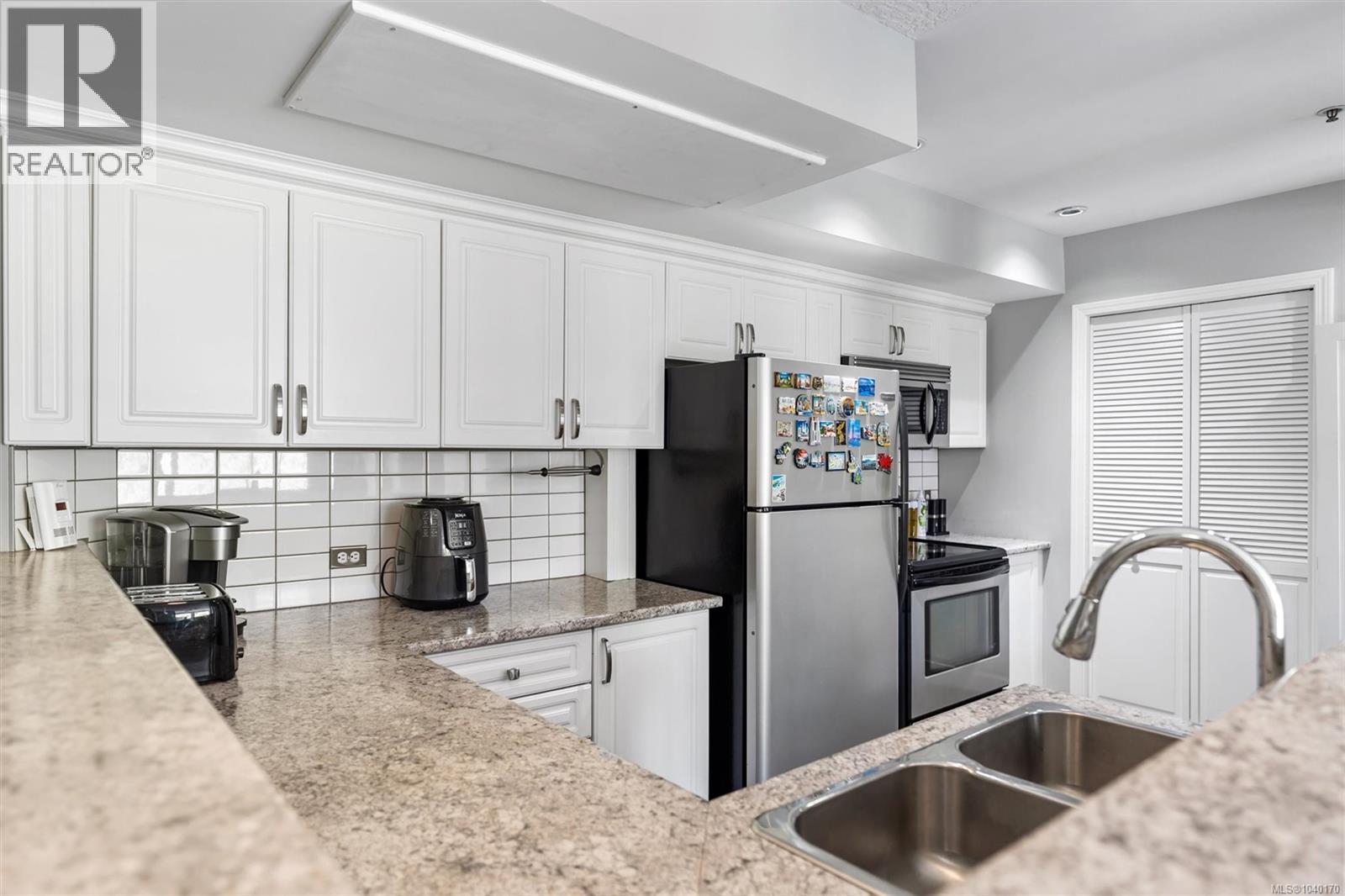 #407 3160 Albina St - 6