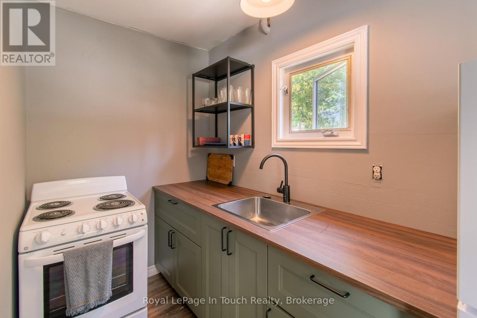 78 KING RD - 24
