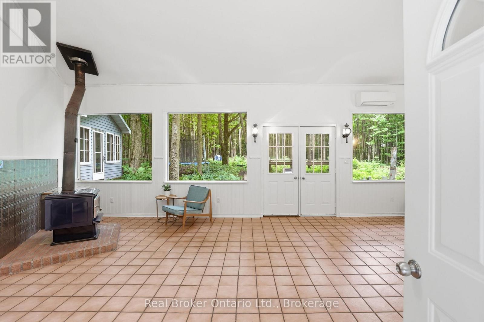 805500 25 SIDE ROAD - Image 6