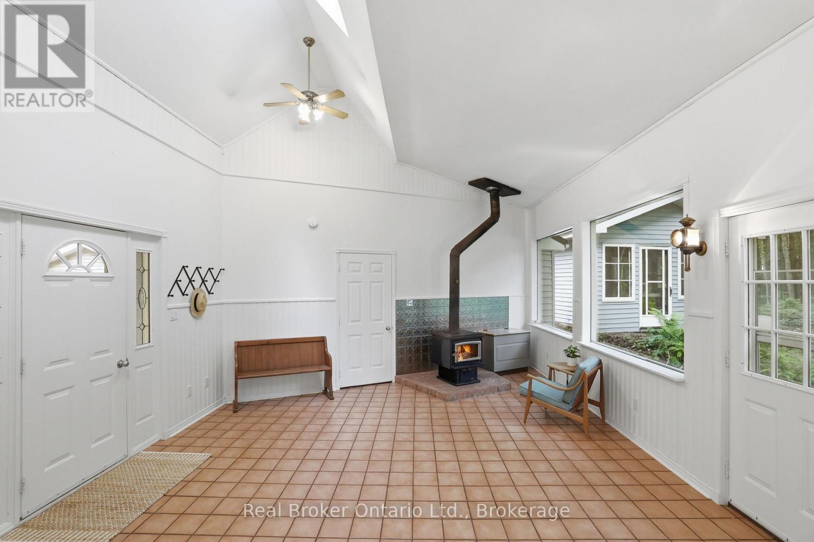 805500 25 SIDE ROAD - Image 7