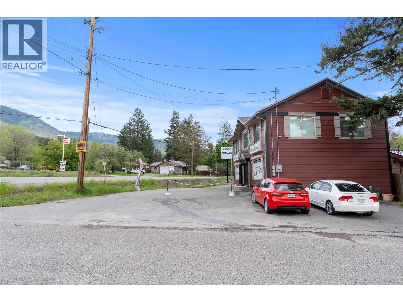 5661 97 Highway, Falkland