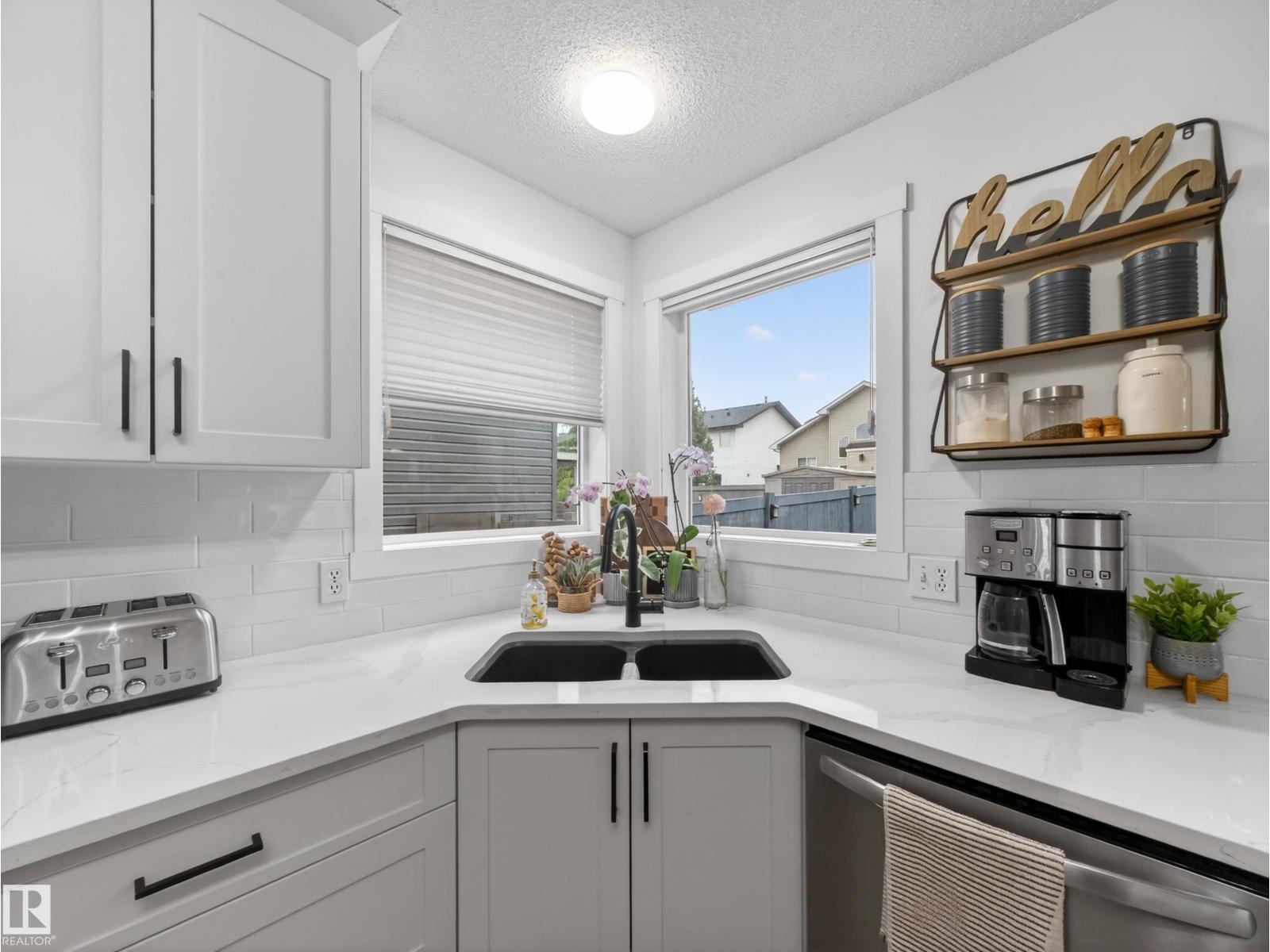 611 MEADOWVIEW CR — photo 17