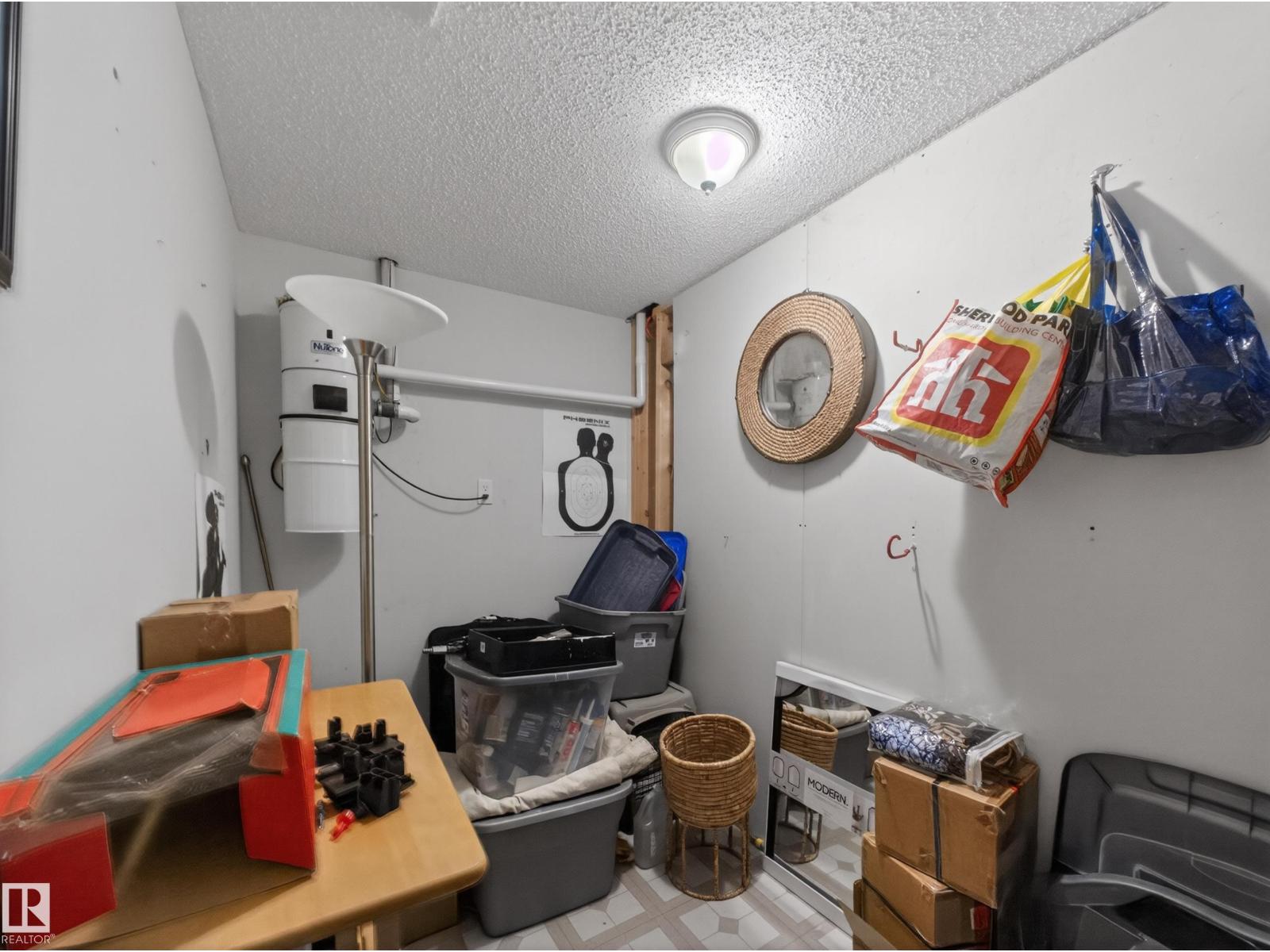 611 MEADOWVIEW CR — photo 29