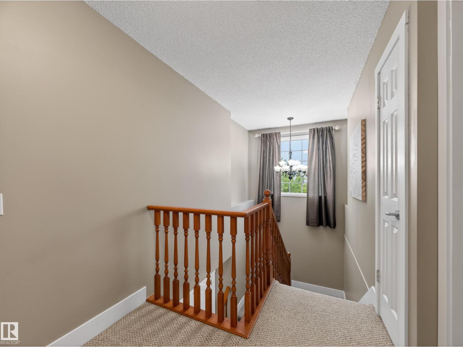 611 MEADOWVIEW CR — photo 32