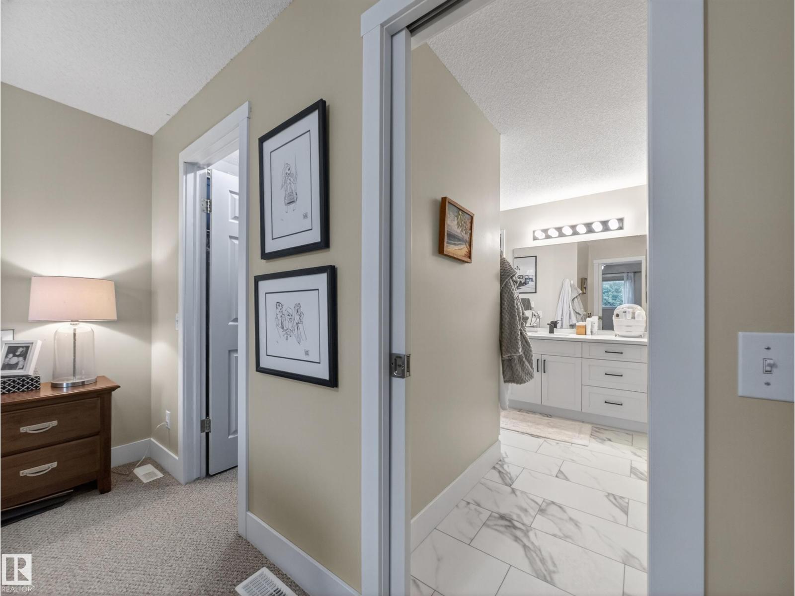 611 MEADOWVIEW CR — photo 38
