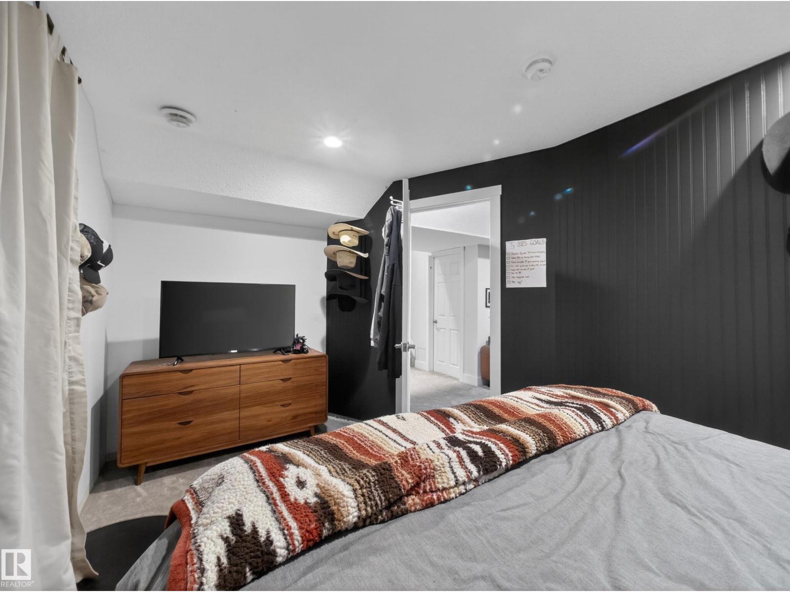 611 MEADOWVIEW CR — photo 55