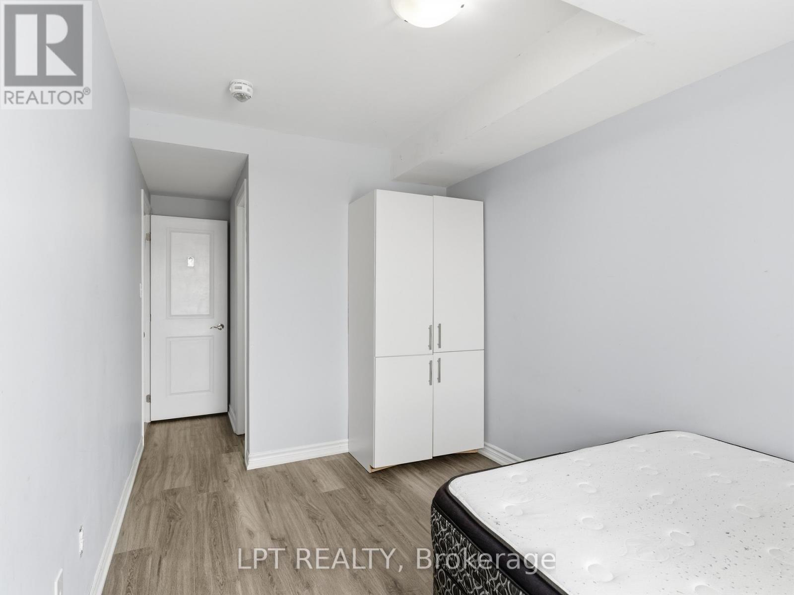 #4 244 PENETANGUISHENE ROAD - 14