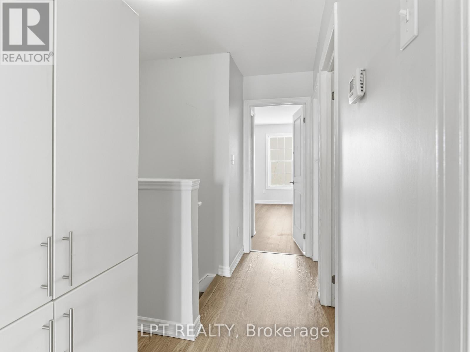 #4 244 PENETANGUISHENE ROAD - 16