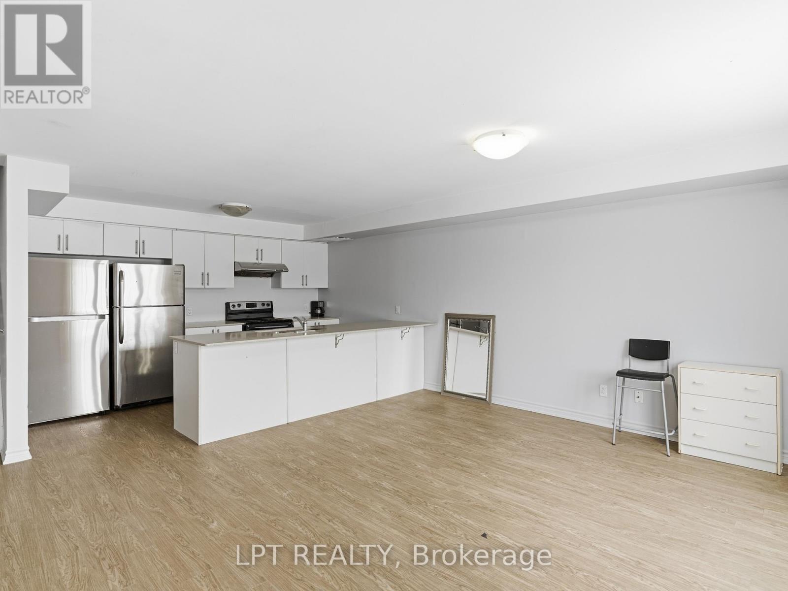 #4 244 PENETANGUISHENE ROAD - 17
