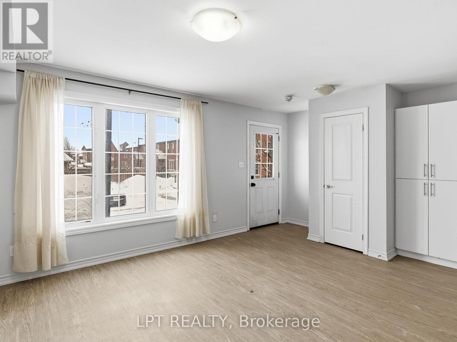 #4 244 PENETANGUISHENE ROAD - 20