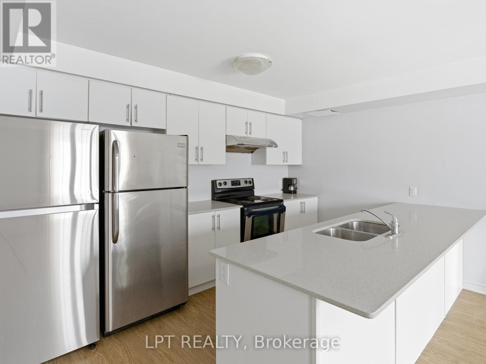 #4 244 PENETANGUISHENE ROAD - 22