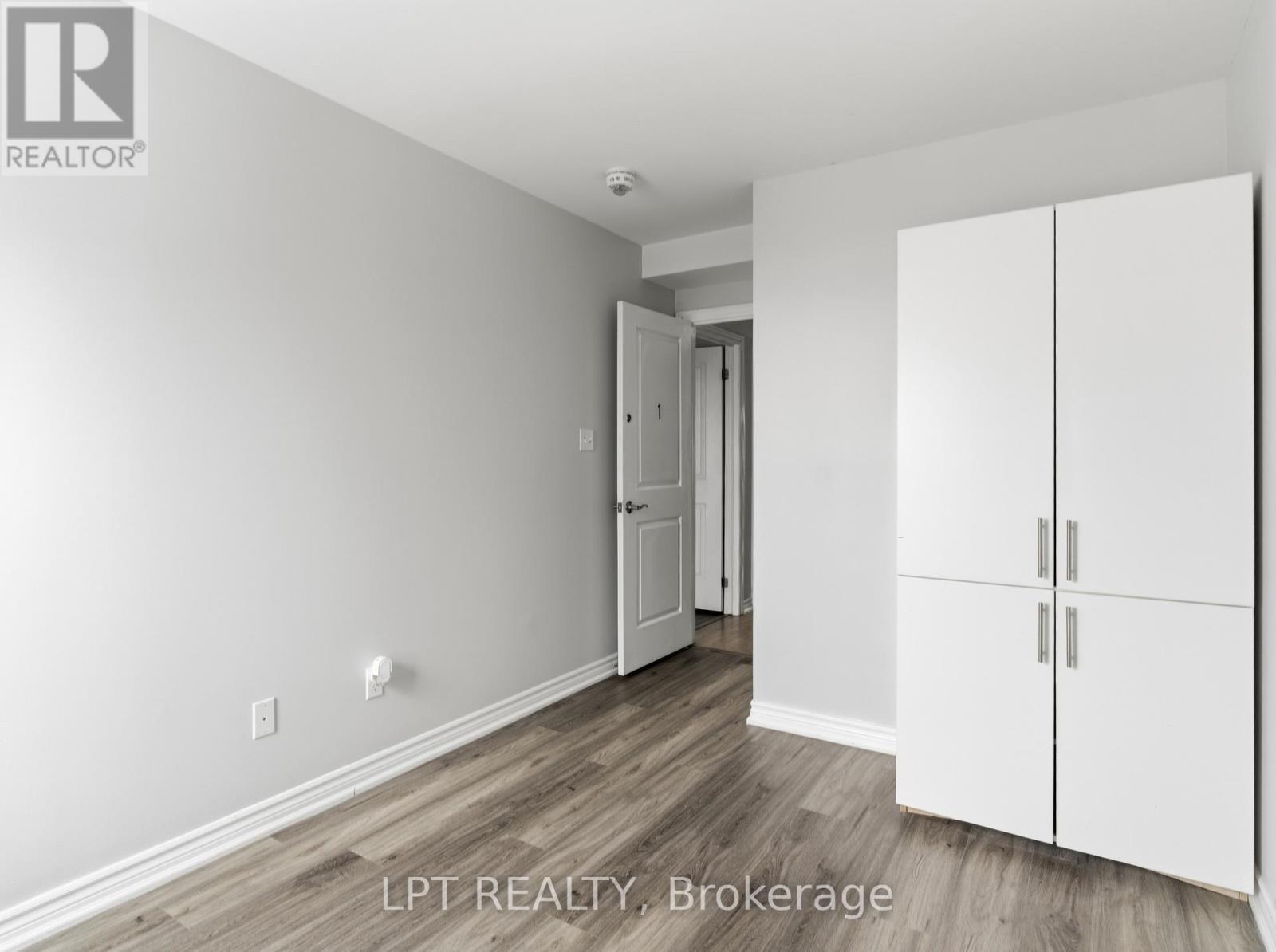 #4 244 PENETANGUISHENE ROAD - 4
