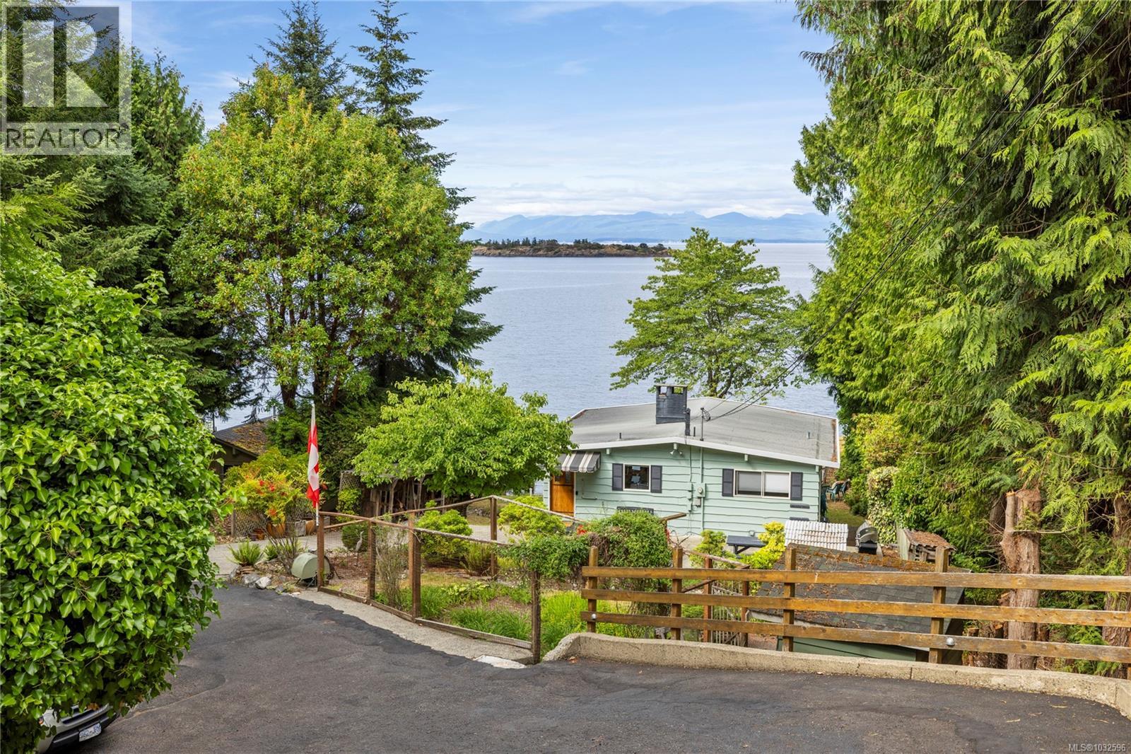 3083 Dolphin Dr - 18