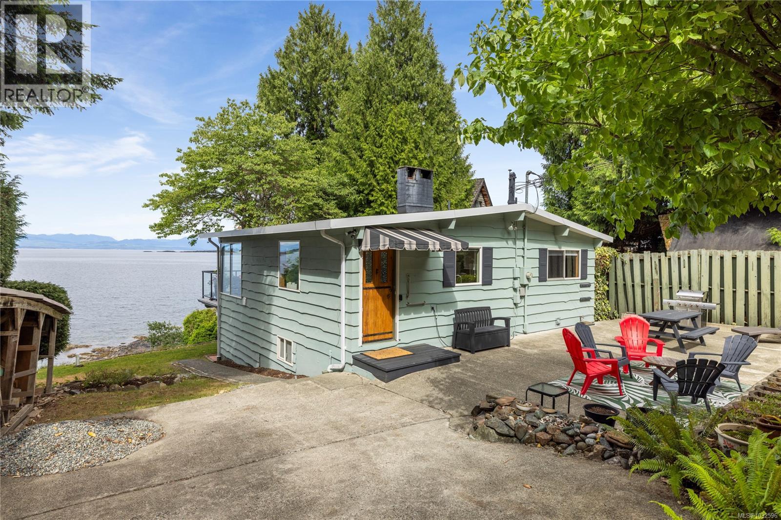 3083 Dolphin Dr - 38