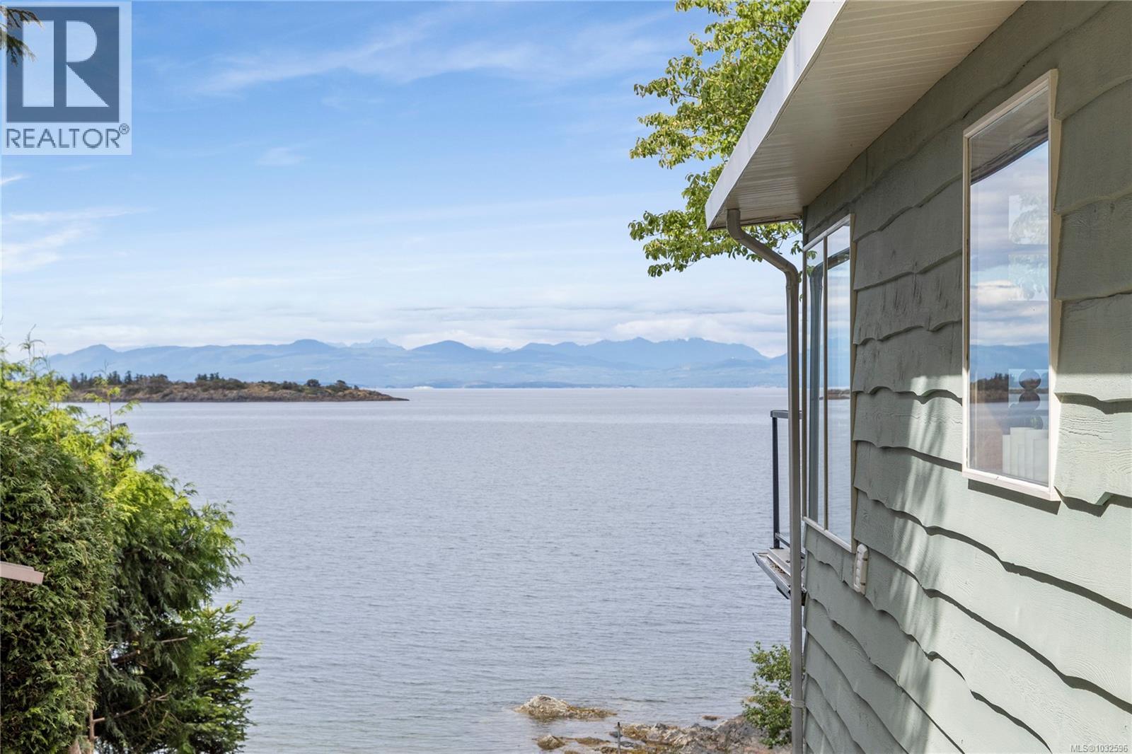 3083 Dolphin Dr - 39