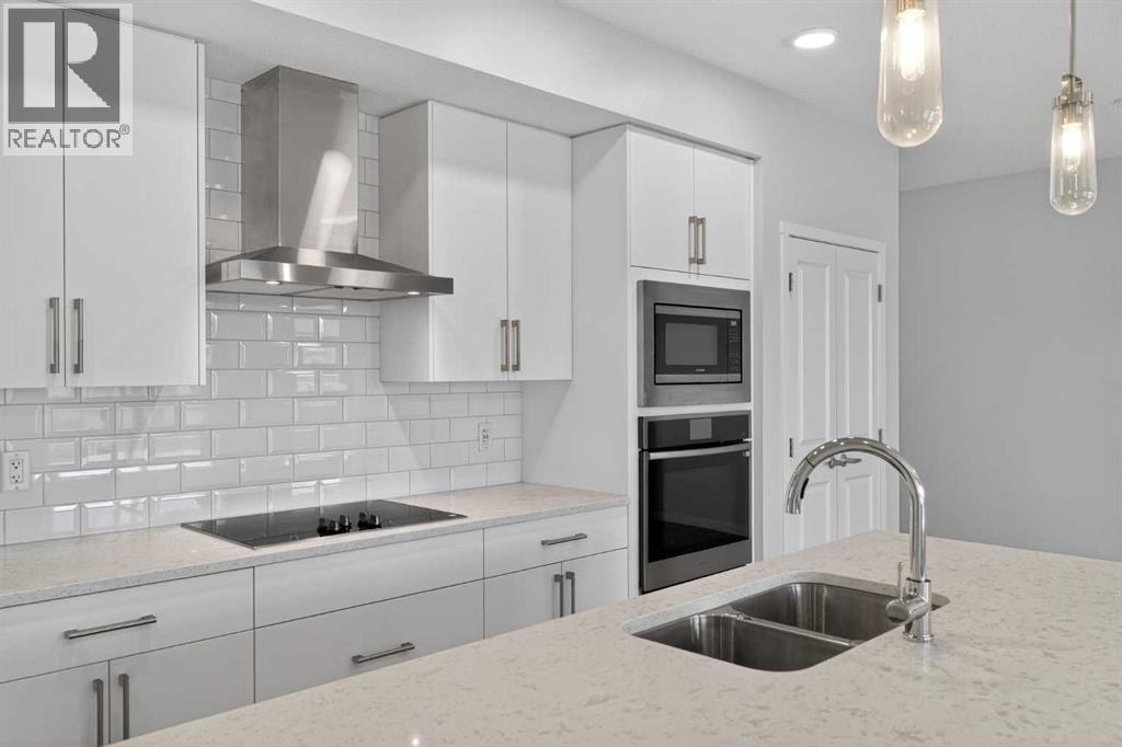#2403 33 Carringham Gate NW - 16