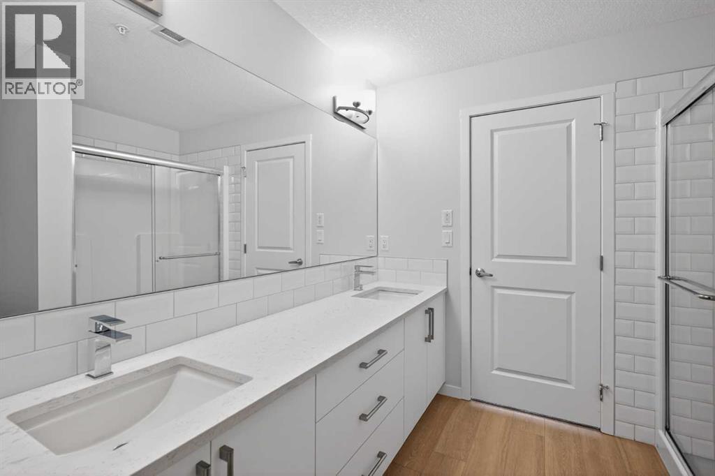 #2403 33 Carringham Gate NW - 26