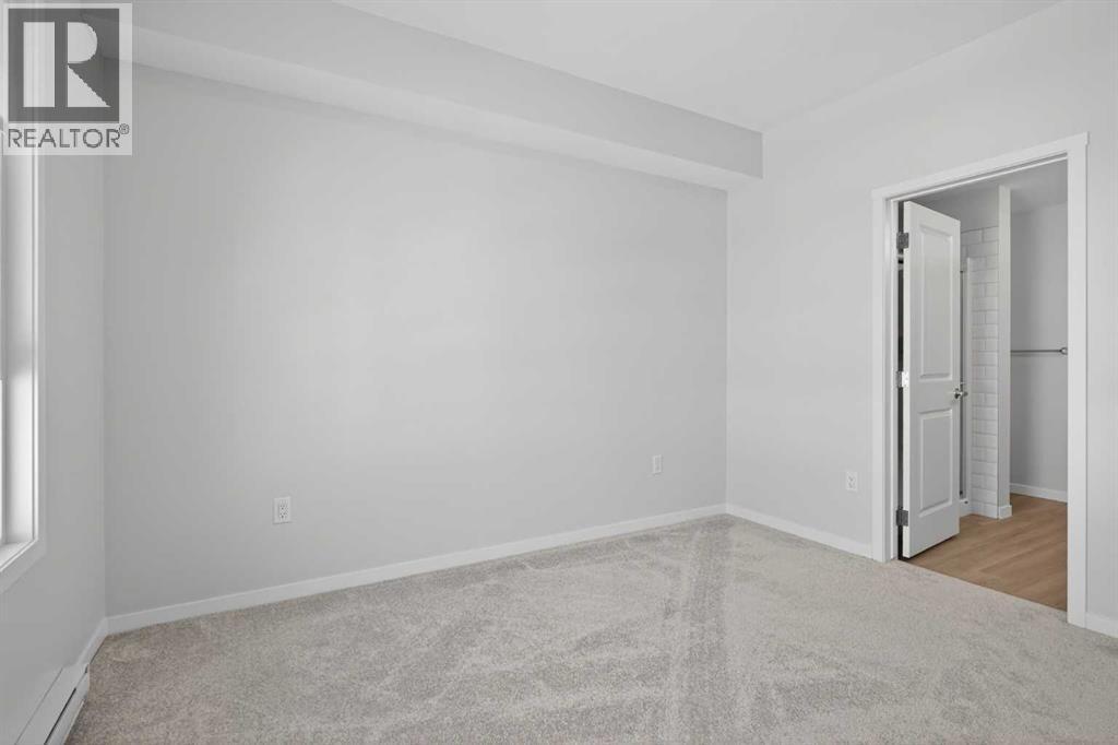 #2403 33 Carringham Gate NW - 23