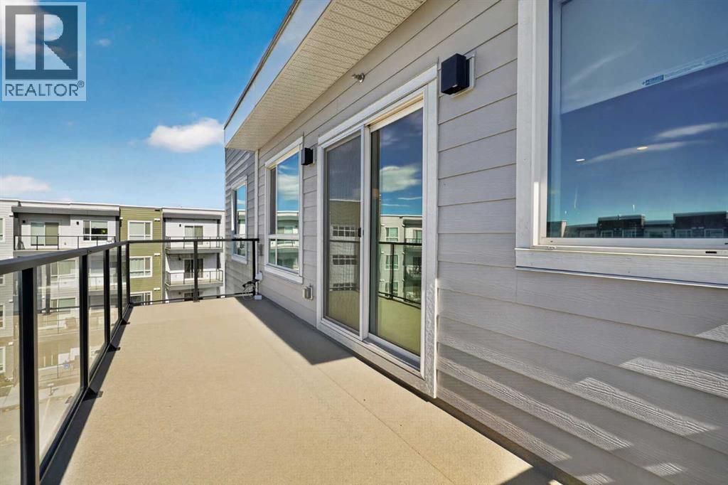 #2403 33 Carringham Gate NW - 32