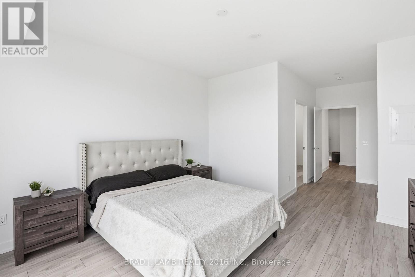 #1204 1035 SOUTHDOWN ROAD - 10