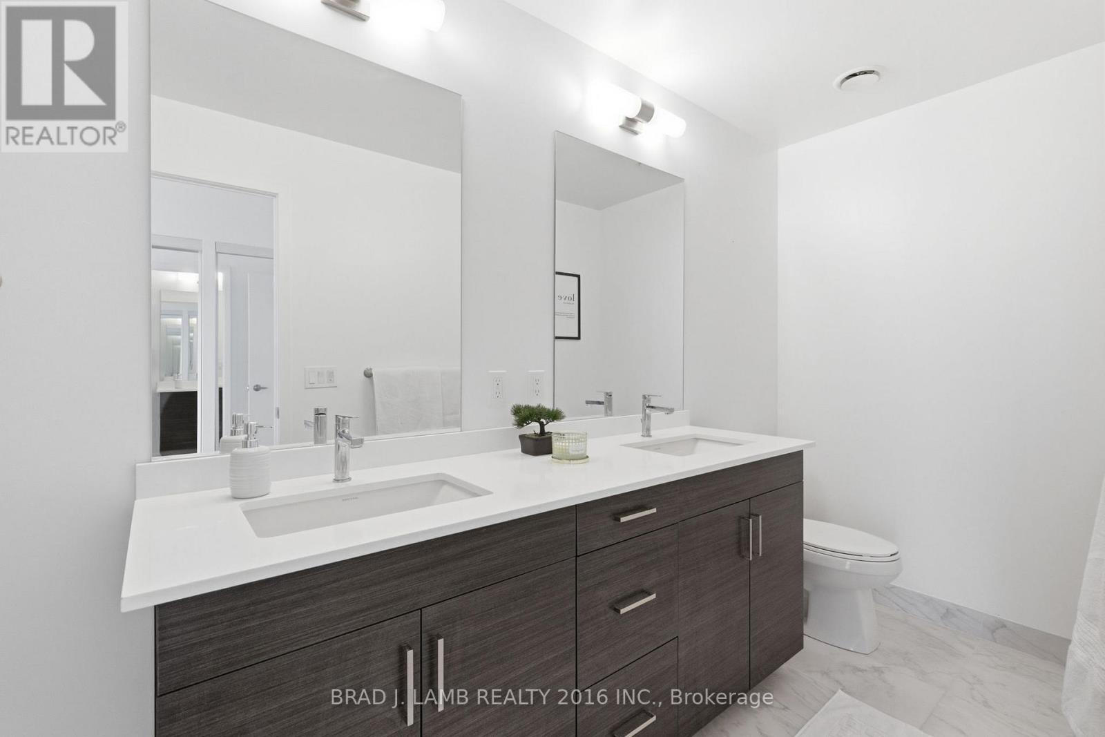 #1204 1035 SOUTHDOWN ROAD - 12
