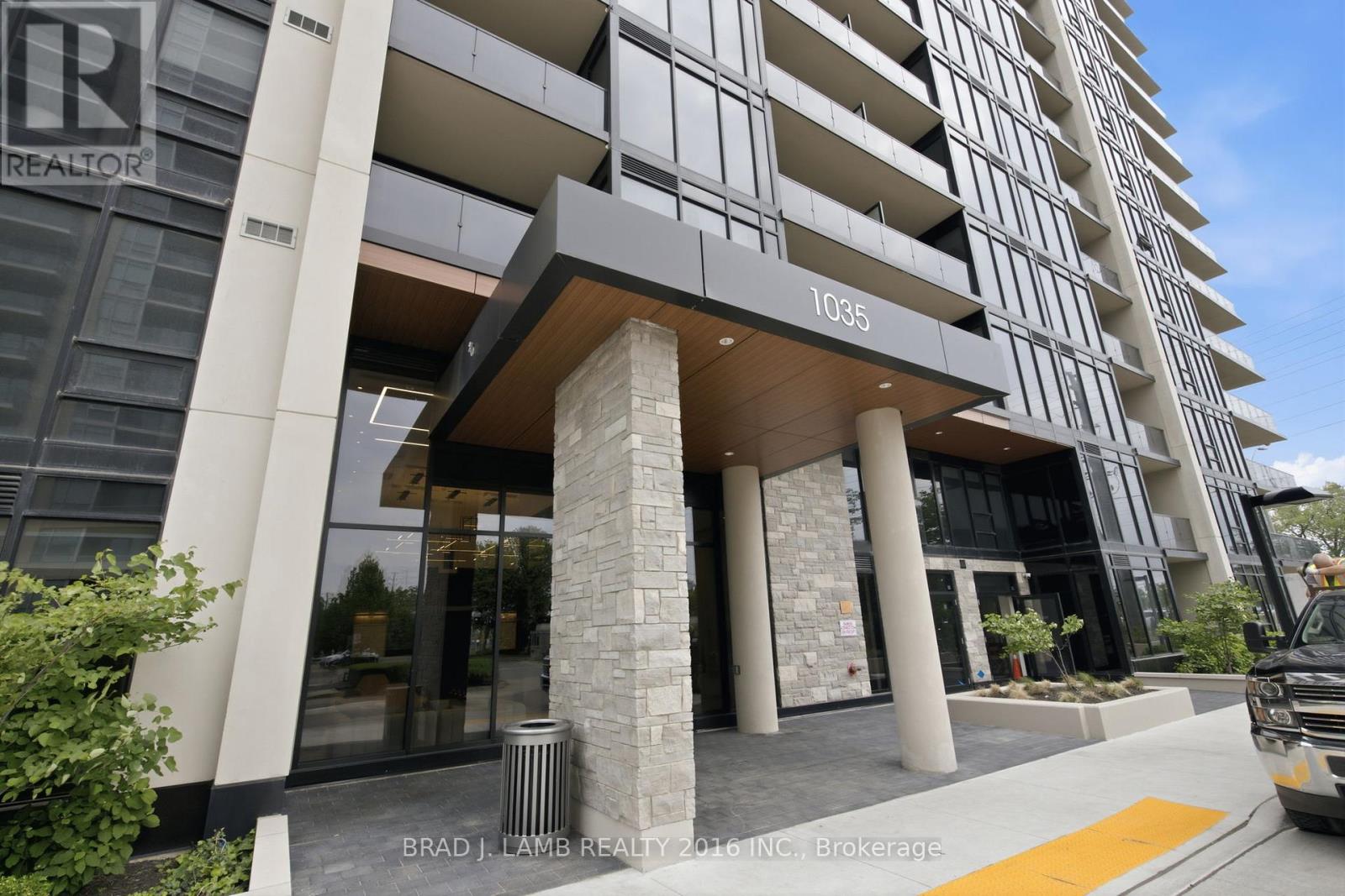 #1204 1035 SOUTHDOWN ROAD - 29